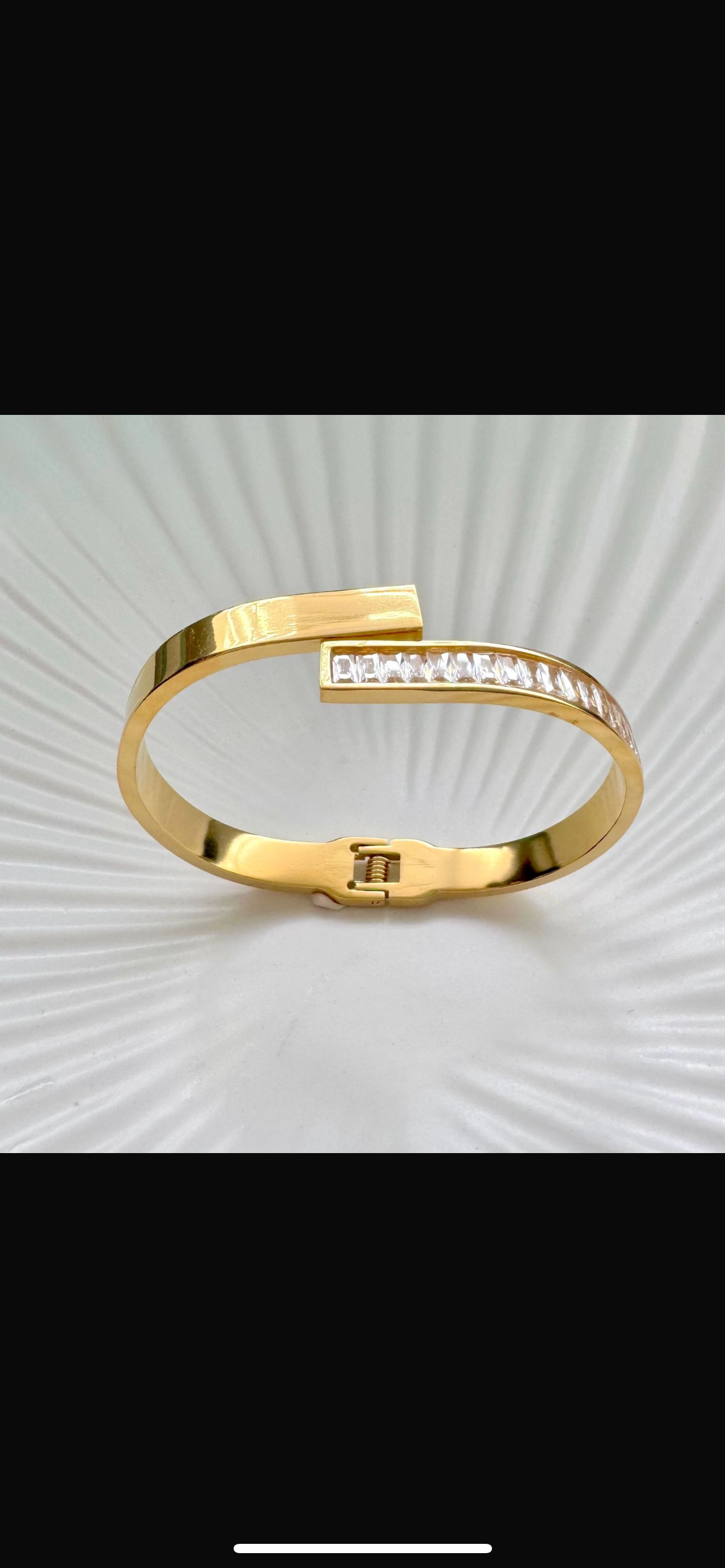 Luxe Bar Zircon Cuff