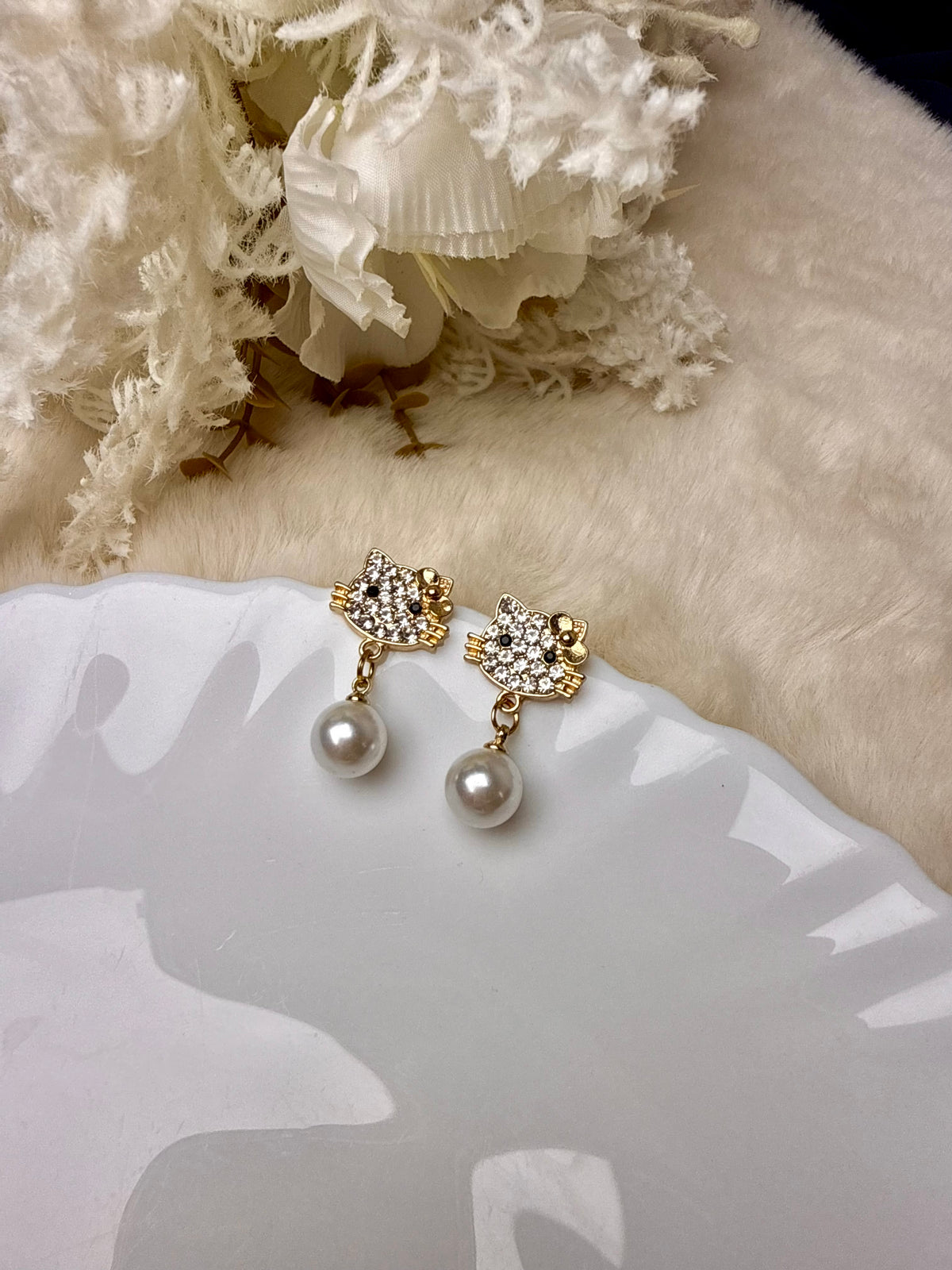 Miss kitty earrings
